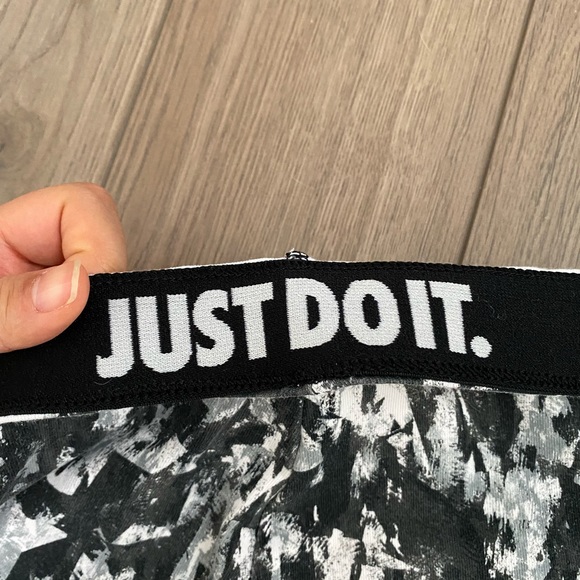 NIKE leggings (Size XS) - Picture 4 of 4